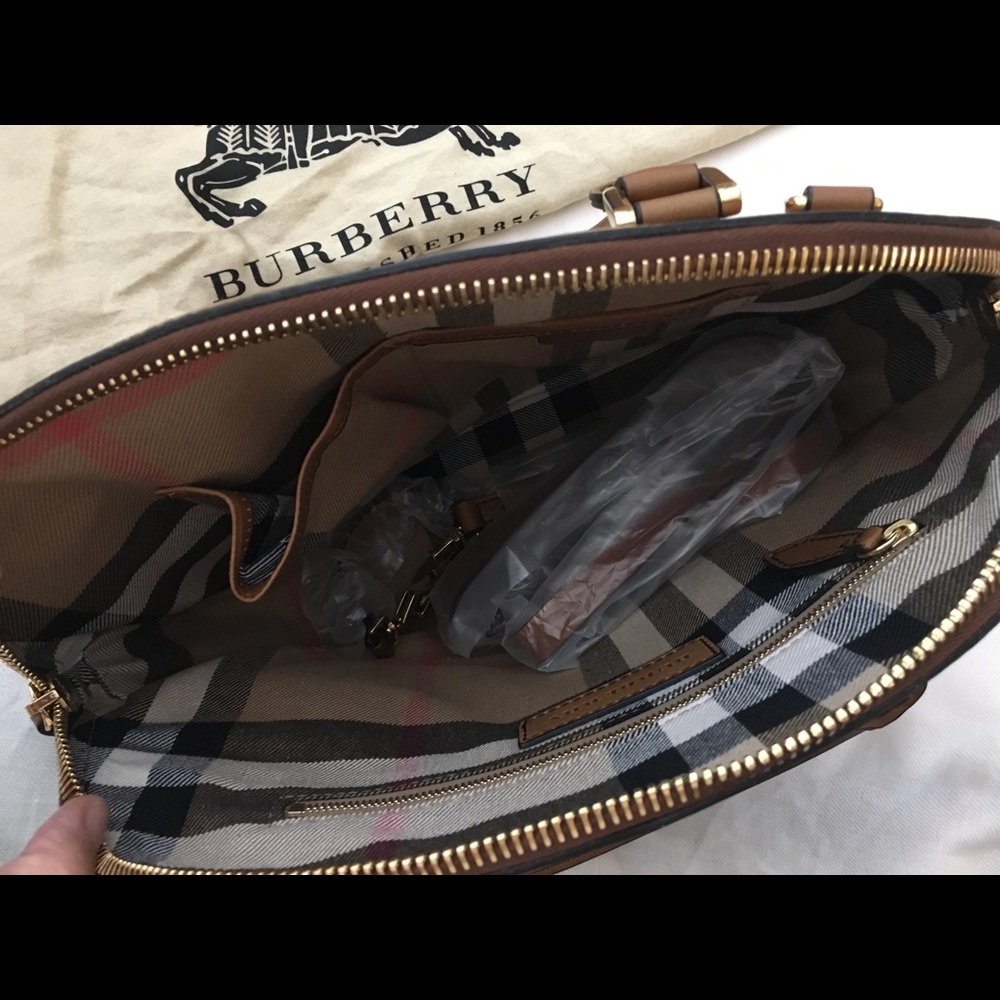 NWT. Burberry Sartorial Leather Orchard Bowling - Picture 7 of 8